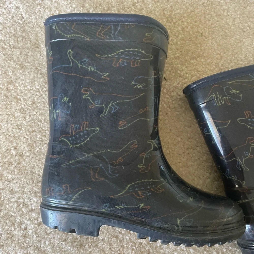 Carter Dinosaur Rain‎ Boots. Toddler size 8m